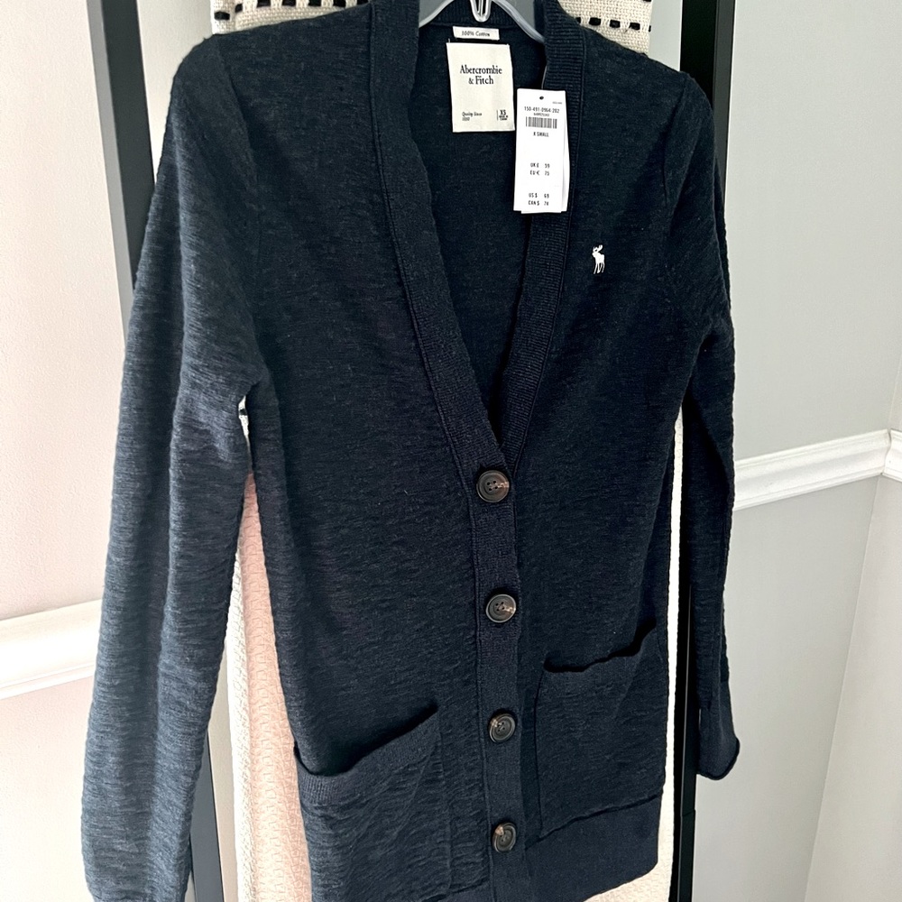 Abercrombie and Fitch new with tags navy blue button cardigan XS